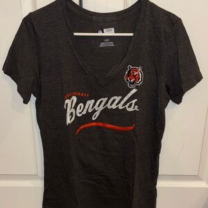 NFL Team Apparel Women's Gray T-Shirt